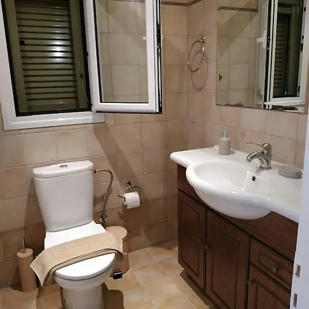 בית נופש Beachfront Galazio